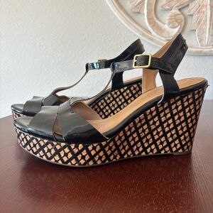 Clarks Amelia Roma Wedge Sandal Platform Heels Size 11 T-Strap Black Patent